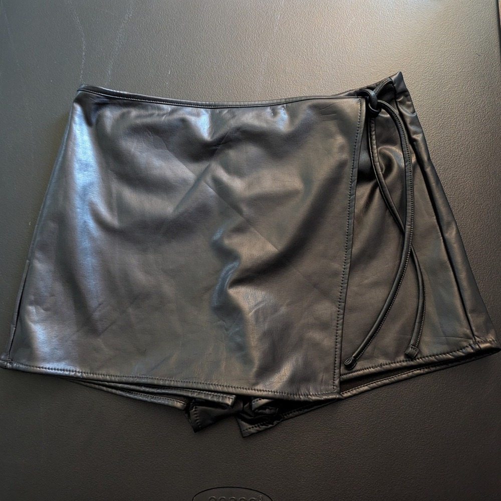 Madden NYC Black Faux Leather Wrap Skort Side Tie Mini Small